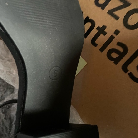 NEW Size 8 Strap‎ Sandals - Picture 12 of 12